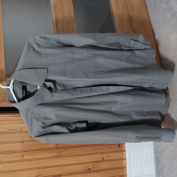 Dress shirt - Picture 1 of 1